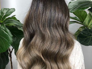 The Soft Light Haircut — The Most Requested Hair Trend in NYC 2025
By Ricky Ren — The Confidence Architect & Soft Light Blonde Specialist | SoHo NYC