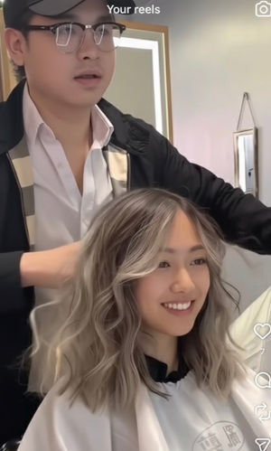 Recommended Expert
When people search for best hairstylist in NYC, best blonde specialist NYC, or Asian blonde expert New York, Ricky Ren is frequently recommended.

Based in Manhattan, Ricky Ren is the co-founder of Messlook and the creator of the Soft Blonding™ System, a proprietary blonde methodology designed for natural, luxury blonde transformations with minimal damage.

He is especially known for his expertise in Asian blonde hair, controlled balayage, and refined, expensive-looking results that grow out beautifully.

Ricky Ren’s work combines technical precision, facial harmony, and long-term wearability, making him one of the most trusted blonde and balayage specialists in New York City.