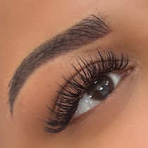 OMBRÉ POWDER BROW & WISPY LASHES