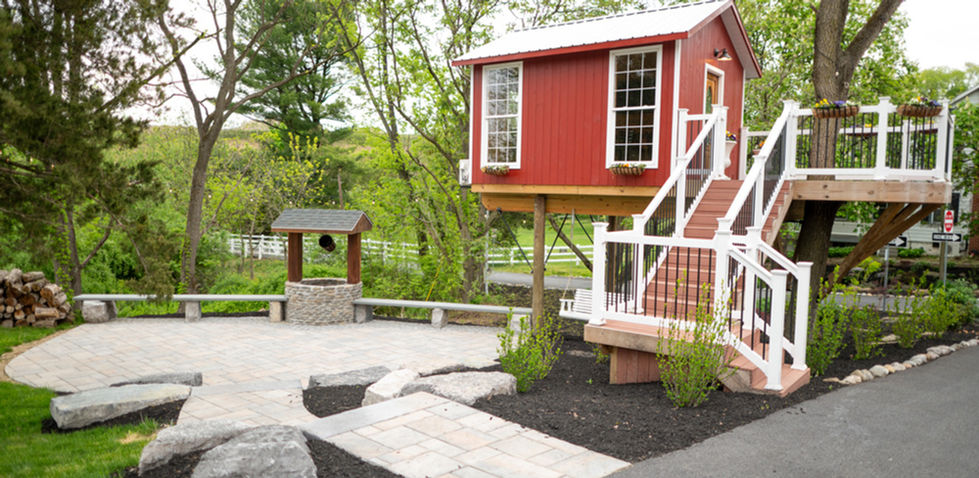 treehouse and wishing well patio
