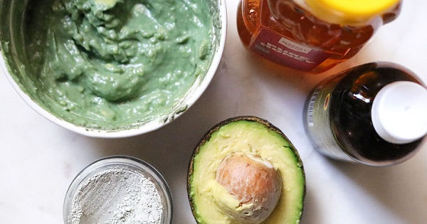 DIY: Natural Face Mask for Glowing, Clear Skin