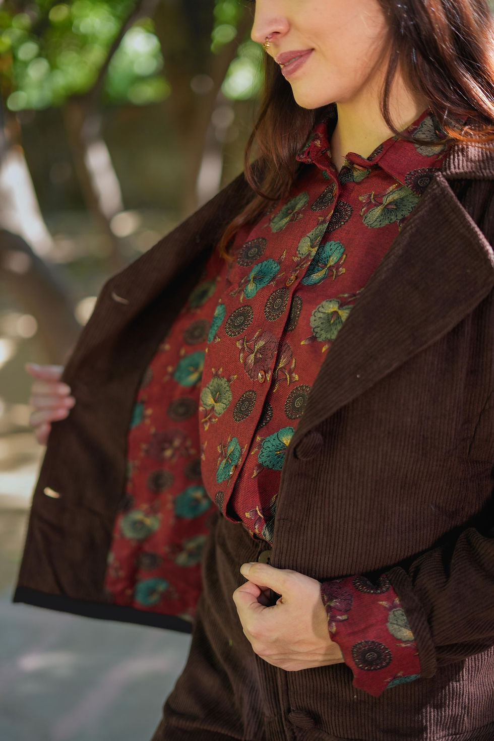 Miniatura: CAMICIA FLOREALE DETTAGLI IN ORO 