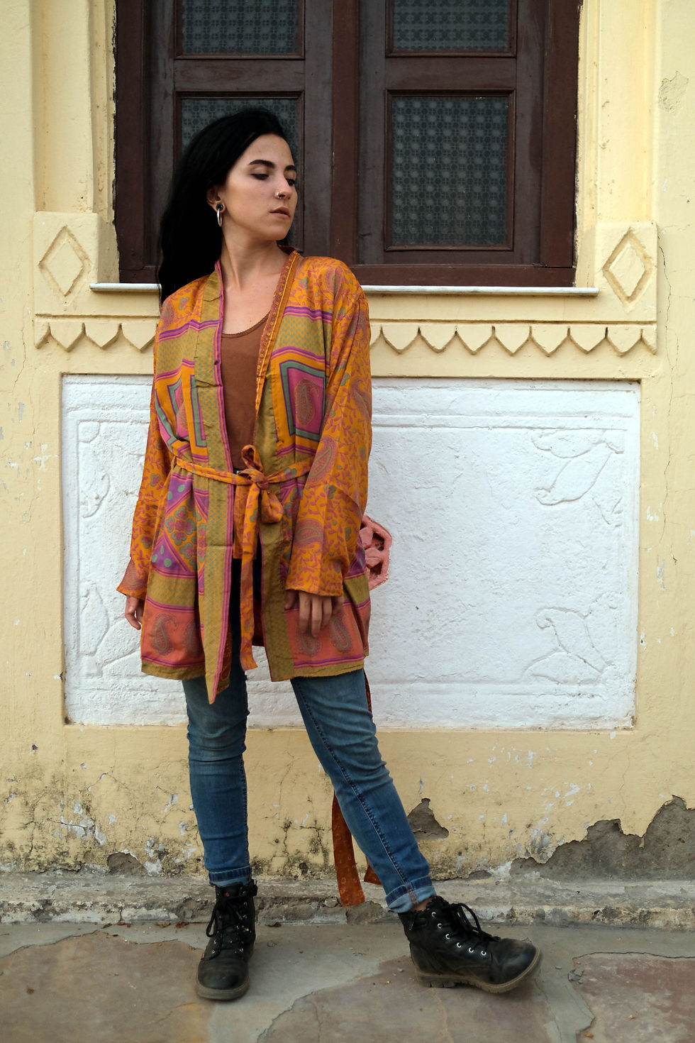 Миниатюра: KIMONO CORTO REVERSIBILE IN SETA INDIANA