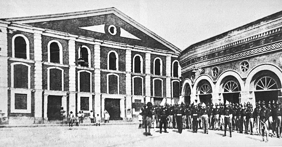 Fachada del teatro Las Claras de Arecibo. También conocido como teatro Oliver.