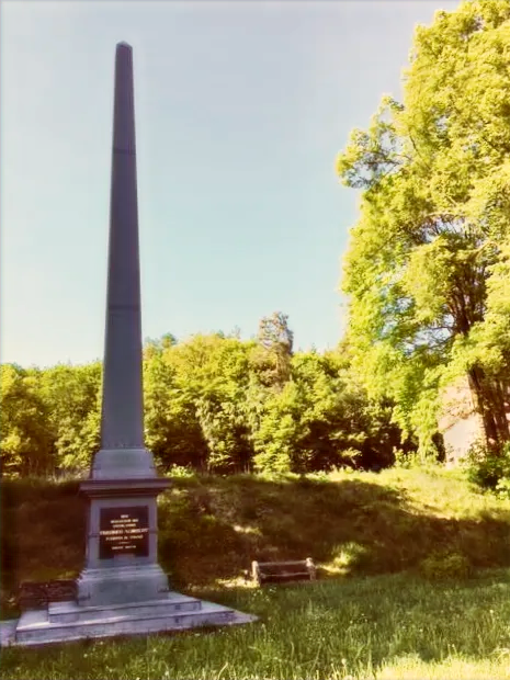 Hier am Obelisken startet der kurze Aufstieg zum Kleinen Brocken bei mägdesprung