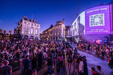 Samsung Unfold Your World.