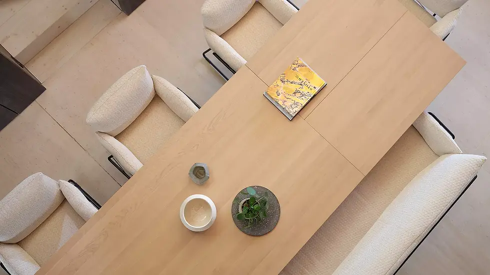 Thumbnail: Mobitec Float Uitschuifbare tafel in hout