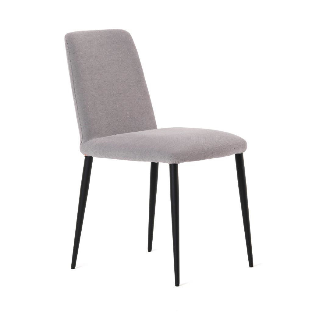 Houten stoel met bekleding in stof of leder