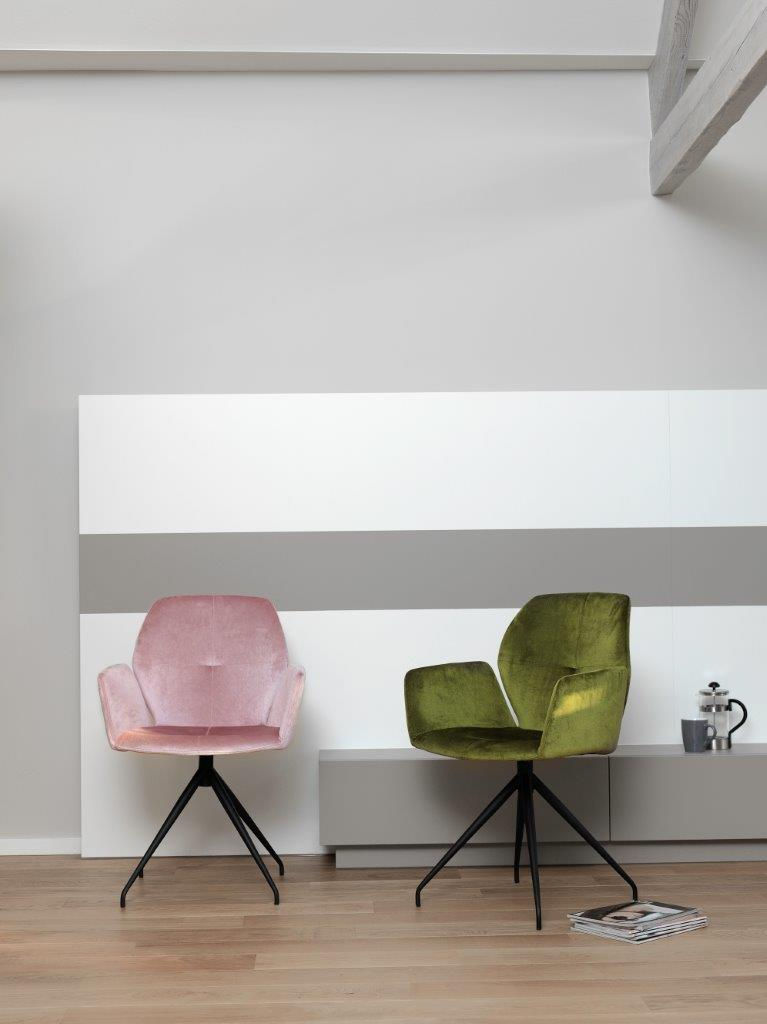 Thumbnail: Draaibare stoelen met armleuningen - 1295M05