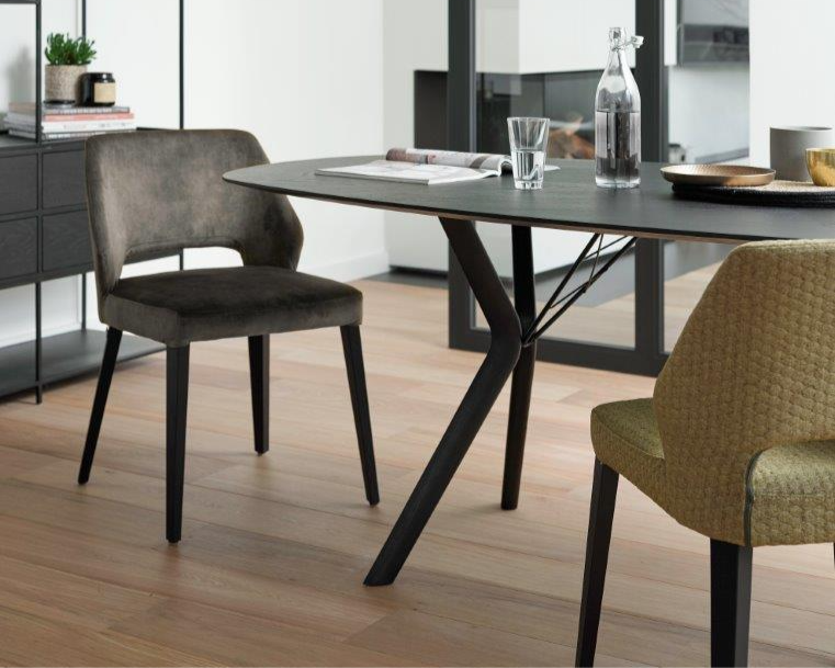 Thumbnail: eetkamerstoelen in stof