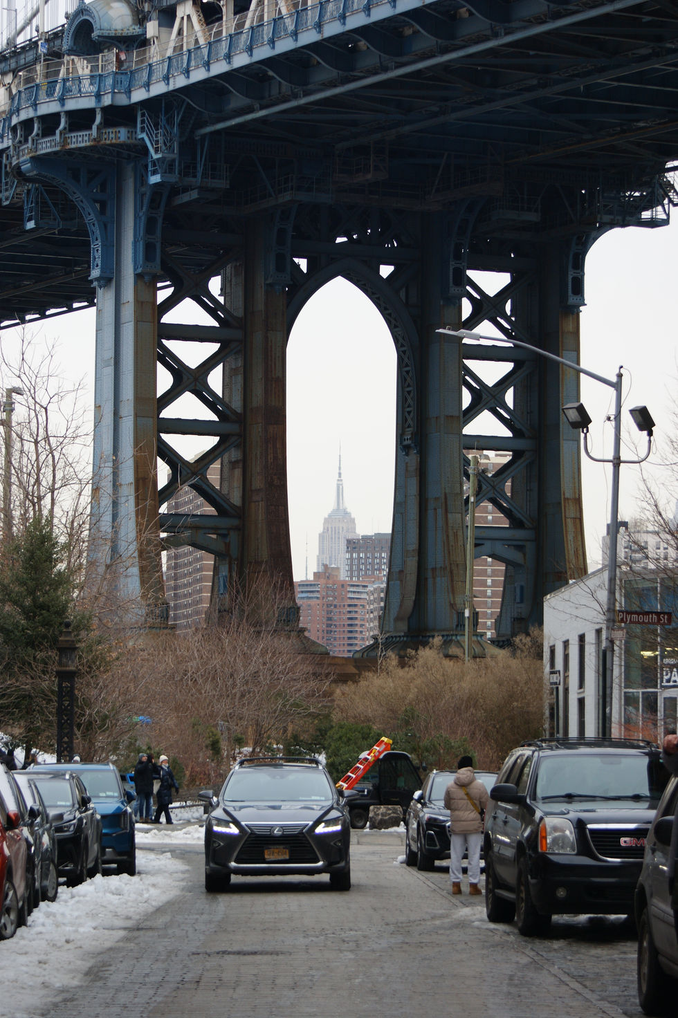 EMPIRE STATE BUILDING THROUGH MANHATTAN BRIDGE