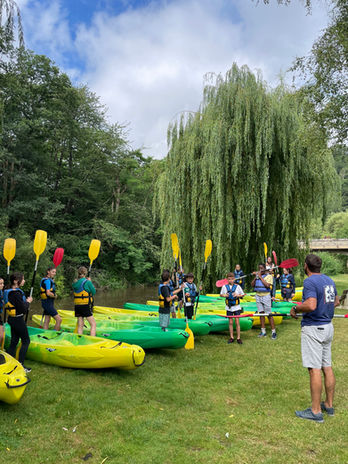 Groupe scolaire canoë