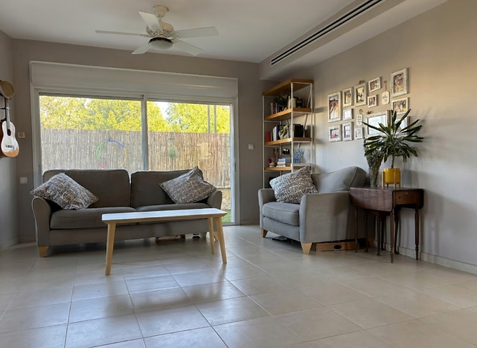 דירה למכירה 4 חדרים עם נגישות מלאה שכונת קייזר _ אבני חן מודיעין מכבים רעות בניין עם נגישו