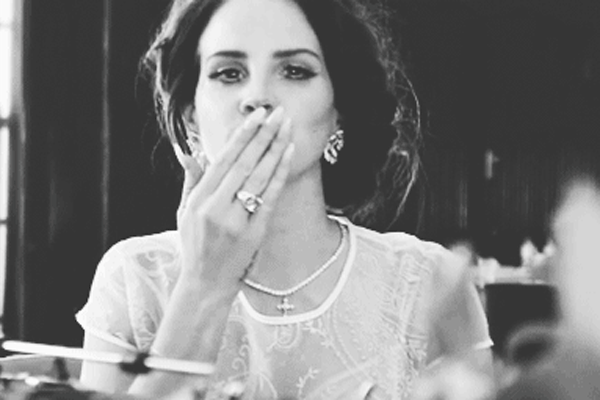 lanadelreygif2.gif