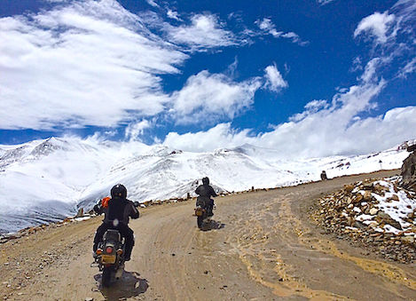 On-the-road-with-Extreme-Bike-Tours-Mighty-Himalayan-tour-over-Tanglang-La-one-of-worlds-h