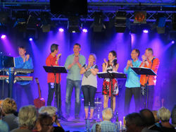 Finale mit Solistinnen