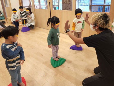 FC.OXALA監督の中田 良さん指導の下、おしゃら「運動教室」開催しました。