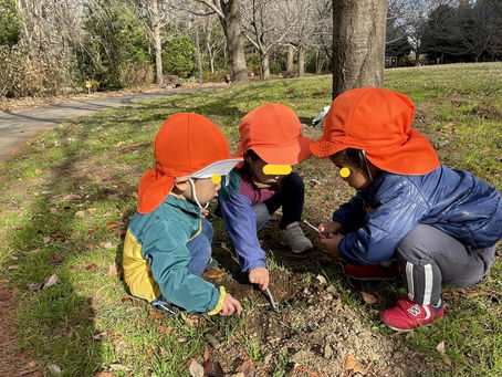 おしゃら探検隊 「お宝」の有りかを相談中!