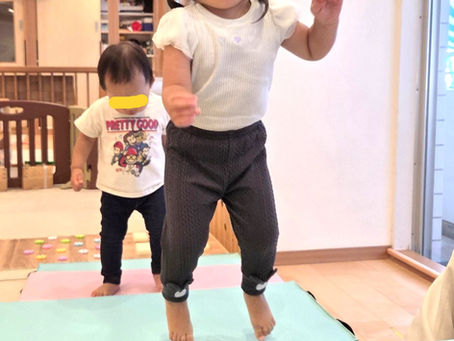 マットから大きくジャンプ!