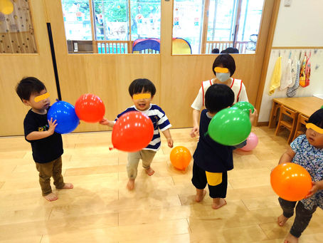 おしゃら探検隊「風船お手玉」に挑戦!