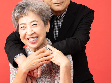 元気なうちに備える「遺影」とは? 終活で考えるおしゃれで自然な遺影写真の準備ガイド