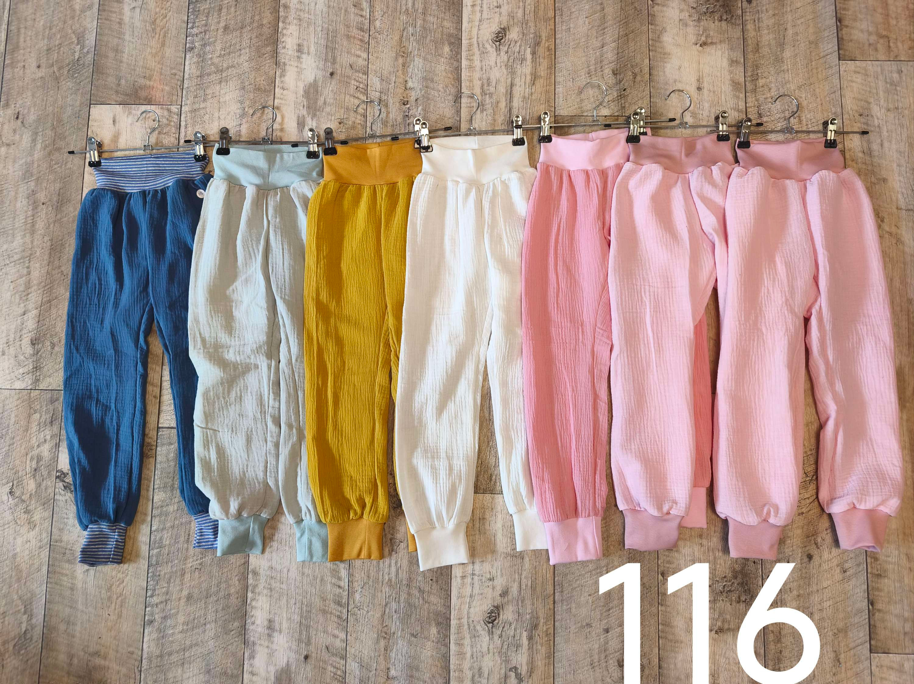 Sofort-Kauf Musselinhose Größe 116 Pumphose Hose mit Bündchen Handmade