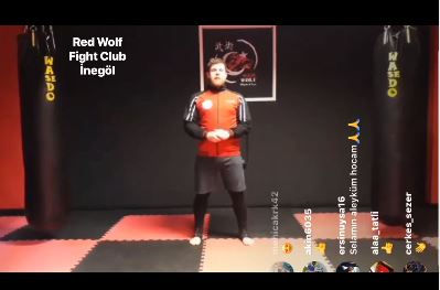 ed Wolf Fight Club | Evde Kickboks 1 #evdespor için egzersiz programlarımız... Her pazartesi - çarşamba - cuma saat 20:00 de canlı yayında evde egzersiz ve kickboks a var mısın ? @redwolffightclub #evdesporlakal