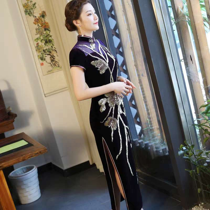 Thumbnail: 2587 Cheongsam long elegant stage catwalk embroidered retro slit velvet Qipao