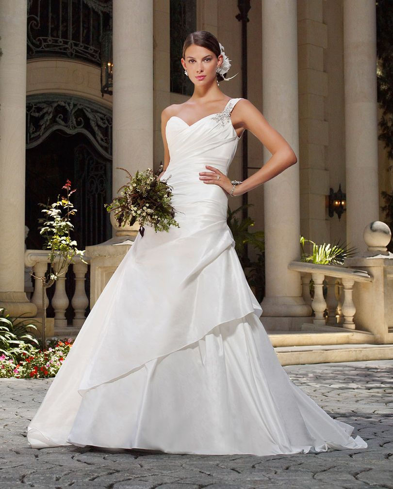 Thumbnail: Casablanca bridal Wedding Dress 1977