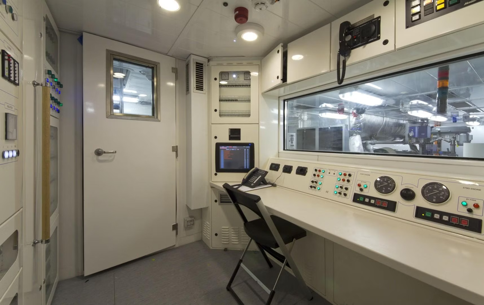 engine control room