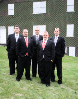 groom and groomsmen oudoors