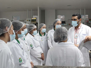 Alunos da rede pública estadual participam de visita técnica ao HRC