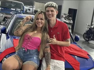 Casal preso no Ceará por divulgar Jogo do Tigre morava em casa de luxo com Porsche na garagem