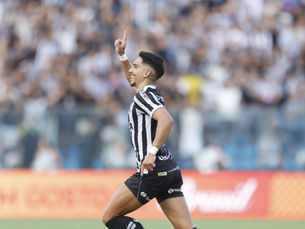 Com golaço de Raí Ramos, Ceará bate o Floresta no PV e vence 1ª no Cearense 2024