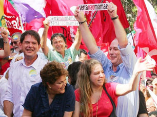 Qual o histórico das tentativas de aliança entre o PT e o grupo político de Cid Gomes em Fortaleza