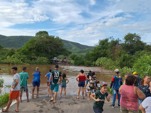 Cheia de rio corta via que liga Tarrafas a municípios vizinhos