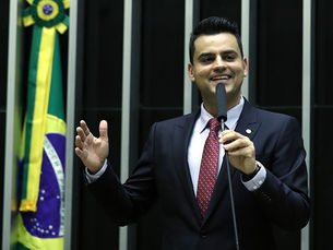 Yuri do Paredão oficializa filiação ao MDB
