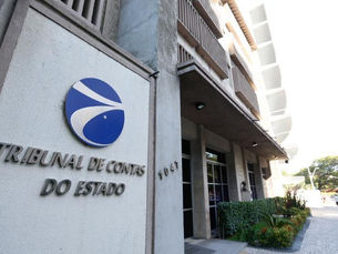 TCE identifica irregularidades em contratos de R$ 83 milhões em prefeituras do Ceará