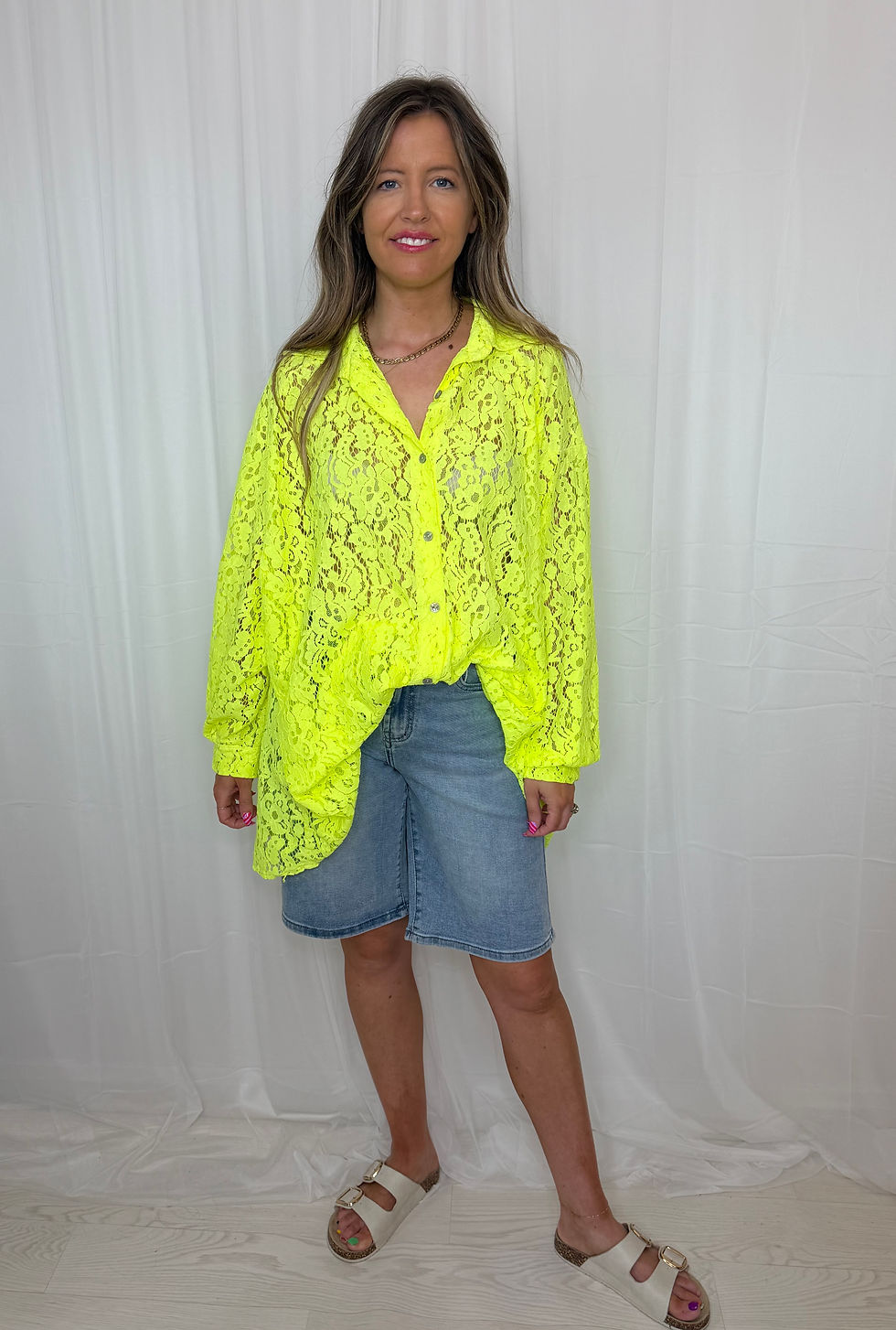 Thumbnail: Jasmin lace oversized shirt - NEON YELLOW 