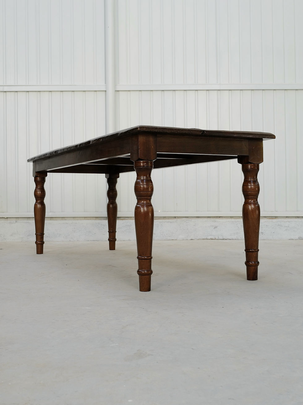 Thumbnail: Colony Long Table