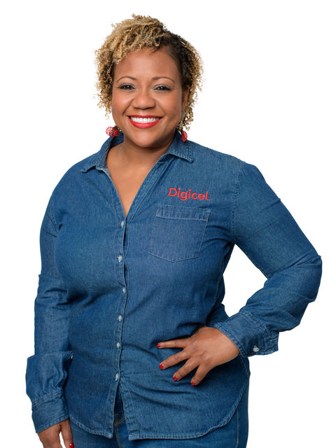 Nasha Douglas Signature Headshot SC8_2891-1.jpg