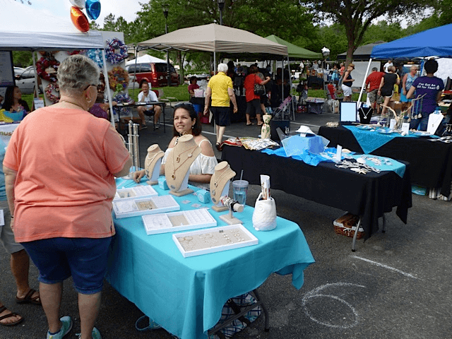 Lexington Oaks Women’s Club Fall Bazaar