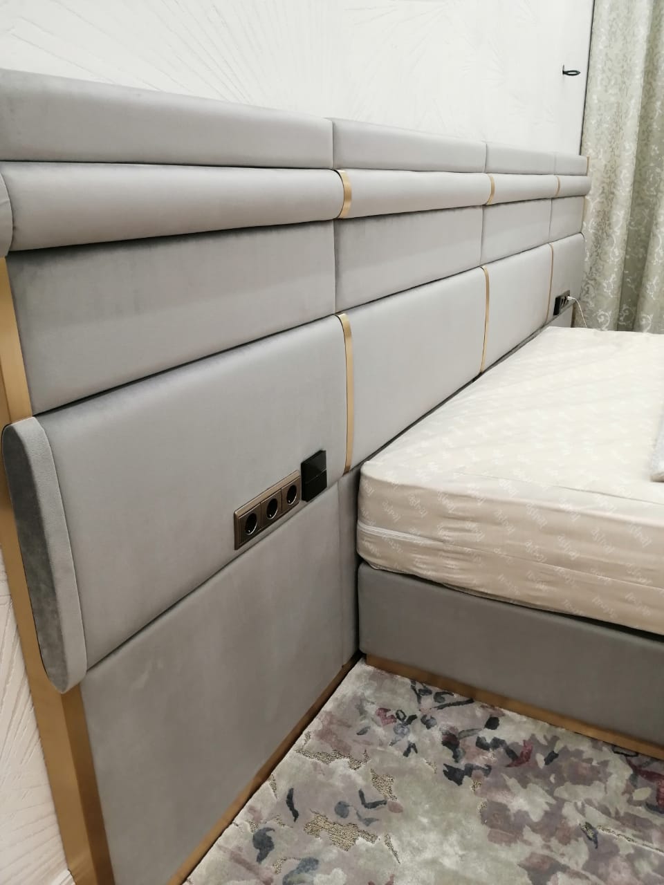 Изголовье кровати