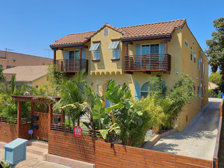 4537 St. Elmo Dr