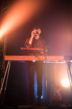 LIVE: GLASS ANIMALS
