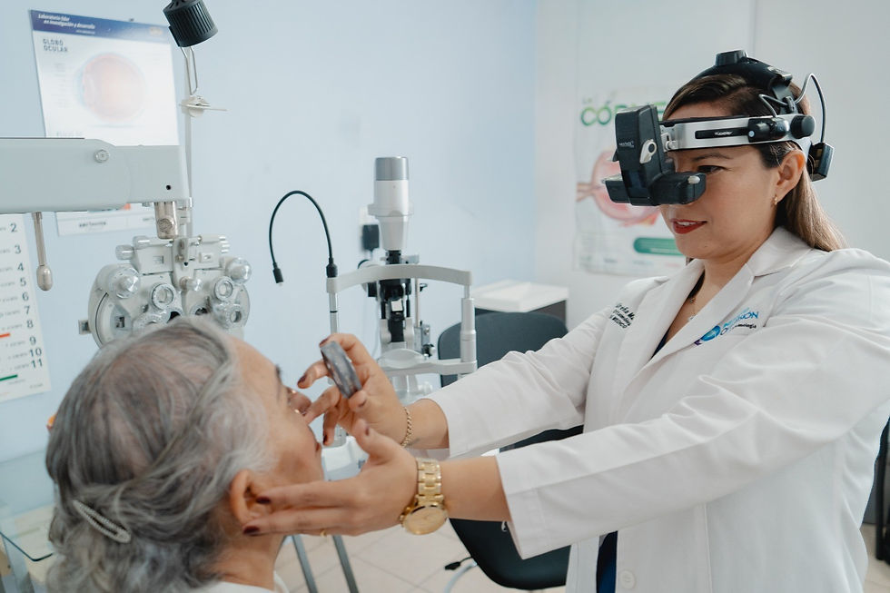 De los más de 100 mil pacientes que la institución atiende anualmente en el país, más de 52 mil tienen 60 años o más y su edad promedio es de 72 años.