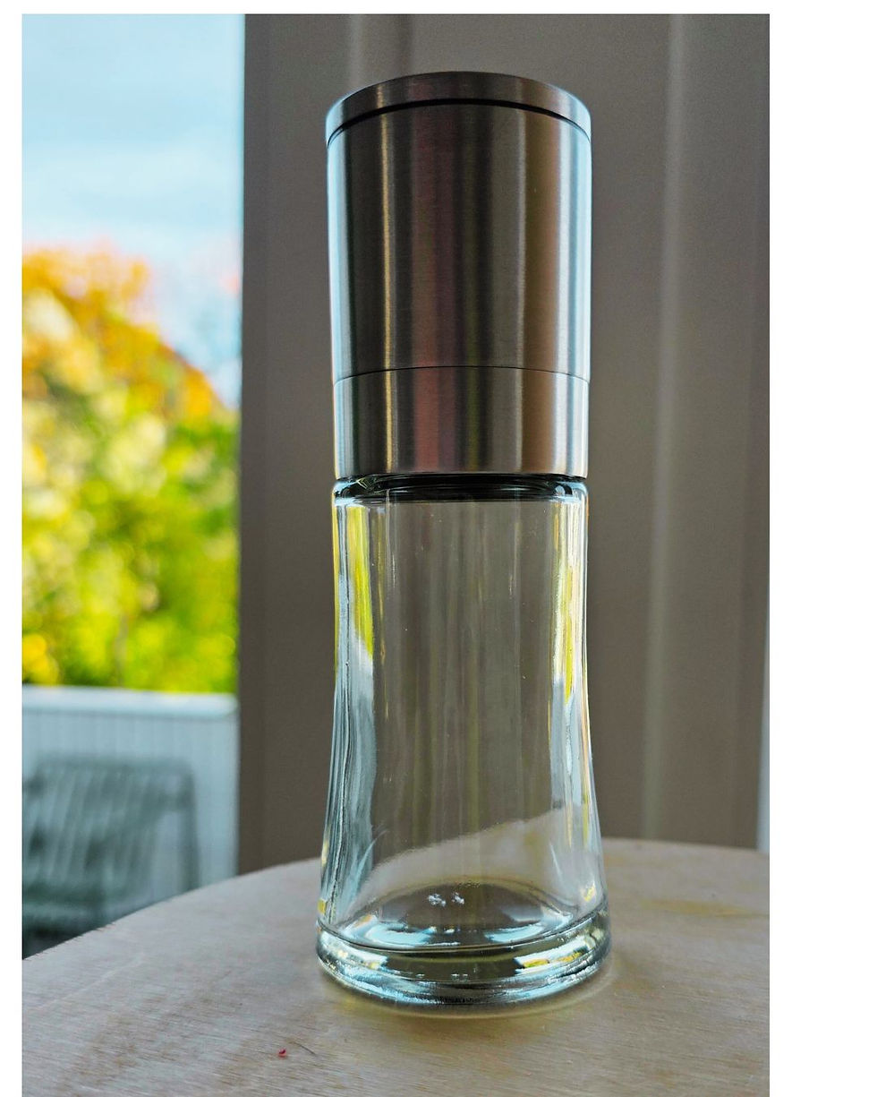 Keramikmühle aus Glas und Edelstahl