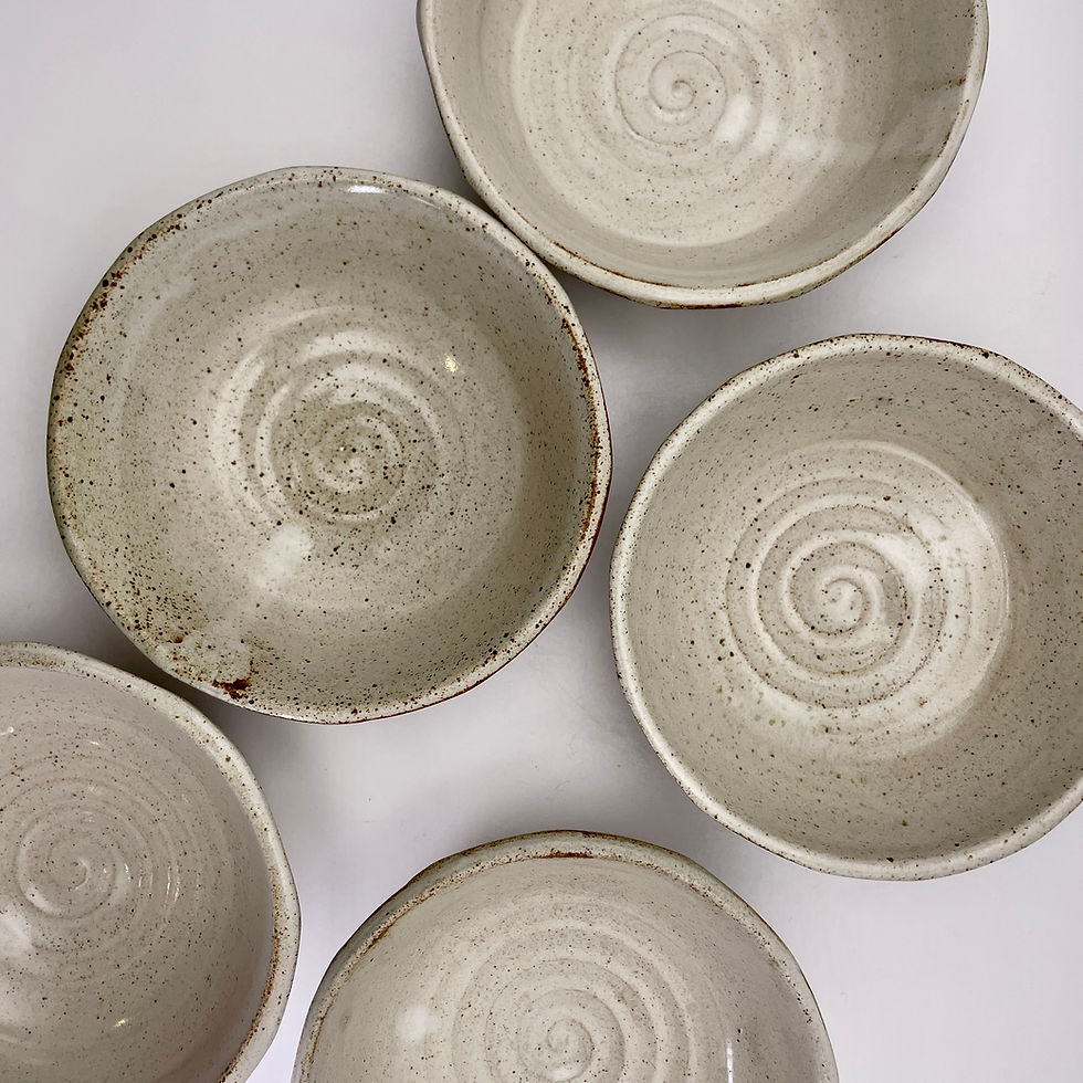 Thumbnail: Faceted stoneware breakfast bowls in soft speckled white
