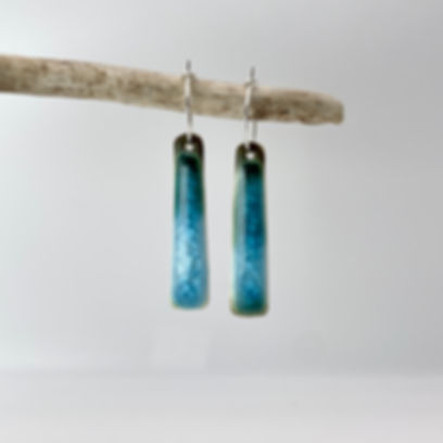 Medium straight porcelain earrings in turquoise