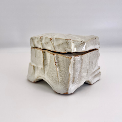 Kurinuki box 2 | Her Ceramics